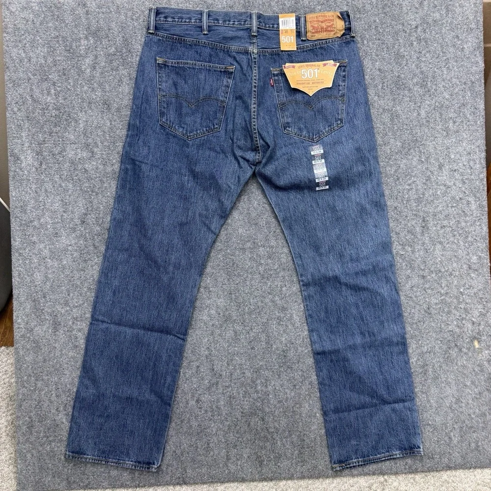 Levi's 501 straight leg button fly jeans men's size 40 40x34